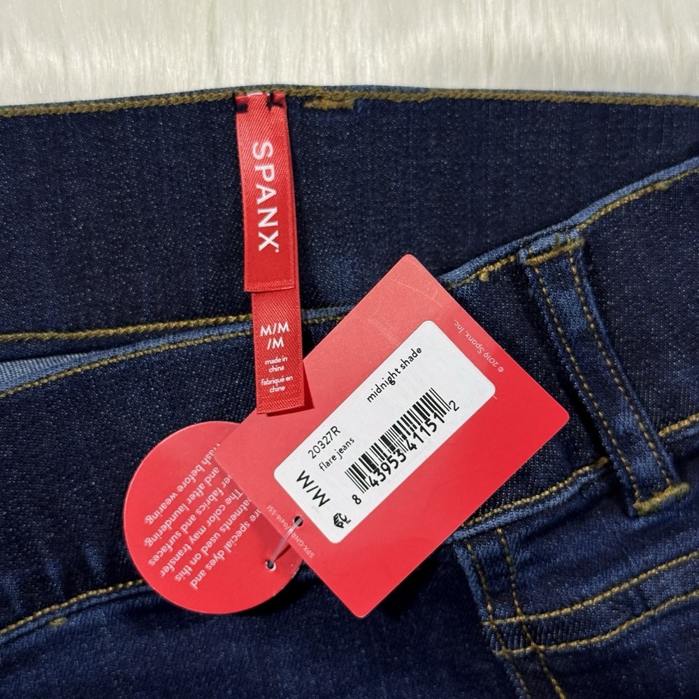 Spanx Women's Size Medium Midnight Shade Flare Pull On‎ Denim Jeans 20327R - Picture 5 of 8